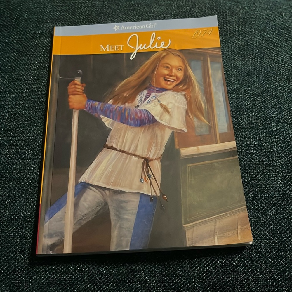 Meet Julie — An American Girl Book by Megan McDonald